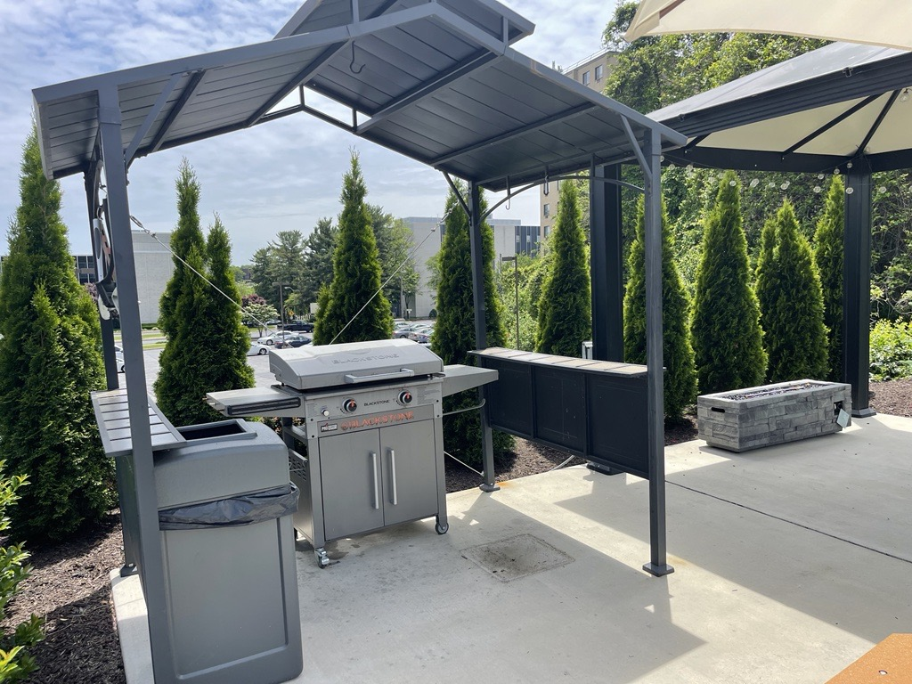 Camp Hill Apartment Grill | Camp Hill Apartments | Centerpointe Apartments