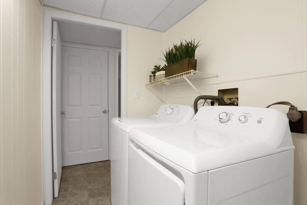 Apartments With A Washer and Dryer | Woodland Park Apartments in Williamsport | Williamsport Apartments