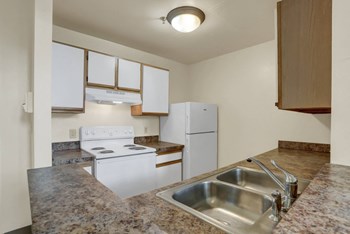 The Weightman Kitchen Kitchen | Apartment in Williamsport | The Weightman - Photo Gallery 2