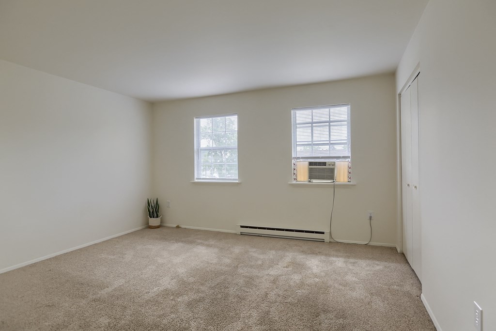 Bedroom | Charleston Estates | Apartments in Mechanicsburg