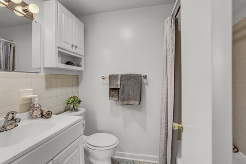Apartment Bathroom | The Flats of Chambersburg apartment in Chambersburg PA