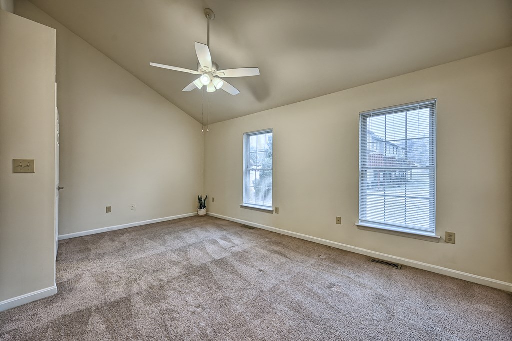 Large Bedroom Harrisburg Apartments | Harrisburg Townhouse Rental | Timber Ridge 