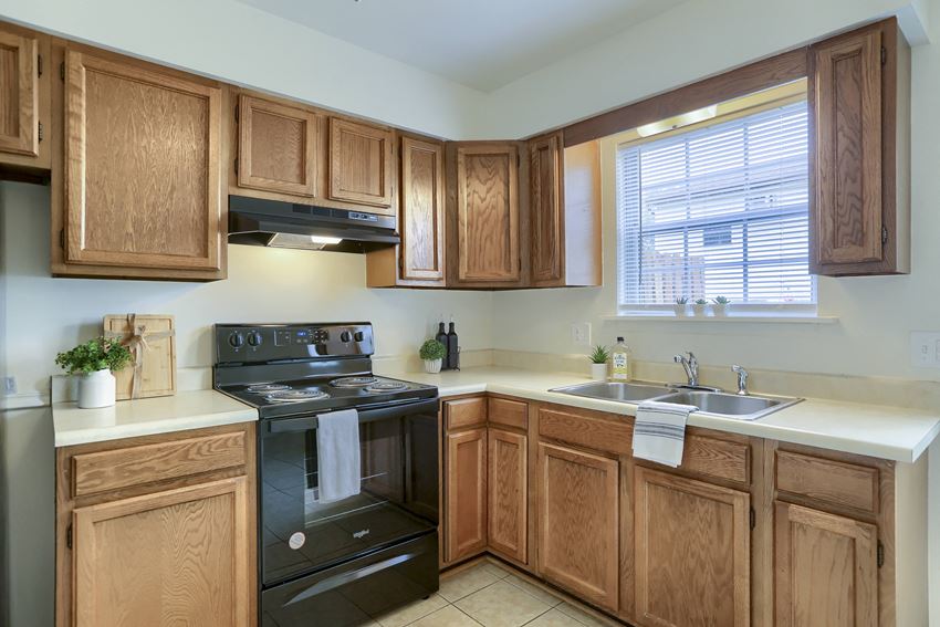 Mechanicsburg Apartments Open Kitchen Kitchen | Charleston Estates | Apartments in Mechanicsburg - Photo Gallery