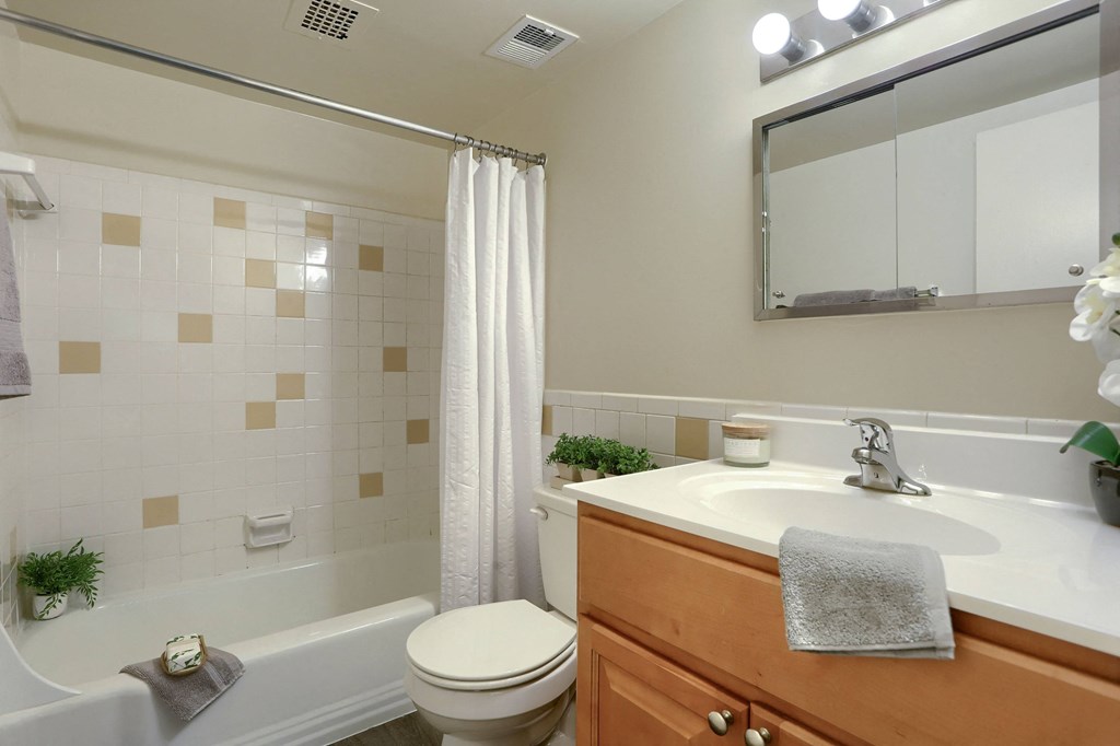 Bathroom Camp Hill Apartments | Long Meadows Apartments