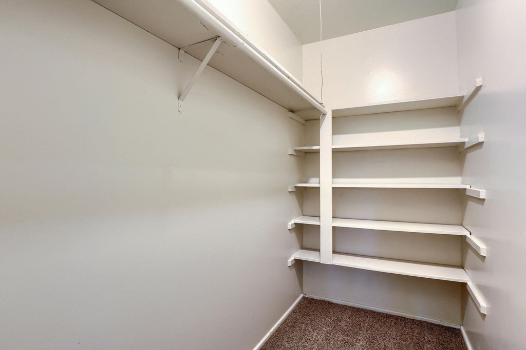 Closet Camp Hill Apartments | Long Meadows Apartments