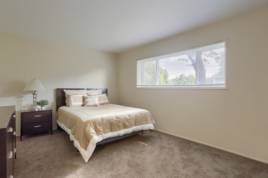 Camp Hill Apartments Bedroom | Apartments in Camp HIll PA at Long Meadows