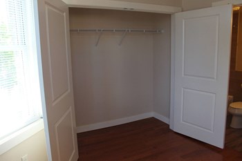 220 W. Highland Alley 2 Beds Apartment for Rent - Photo Gallery 10