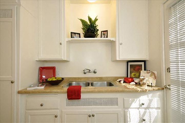Crenshaw Terrace kitchen