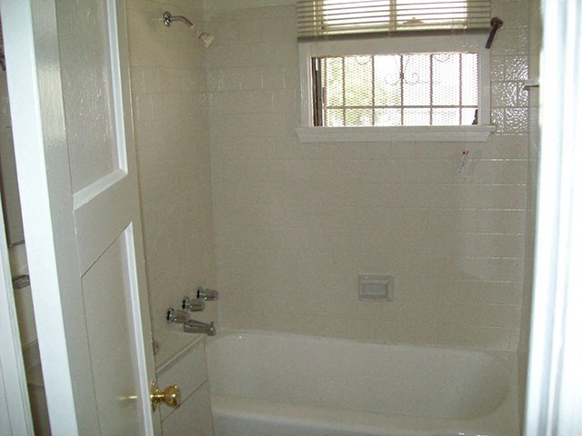 Crenshaw Terrace  bathroom