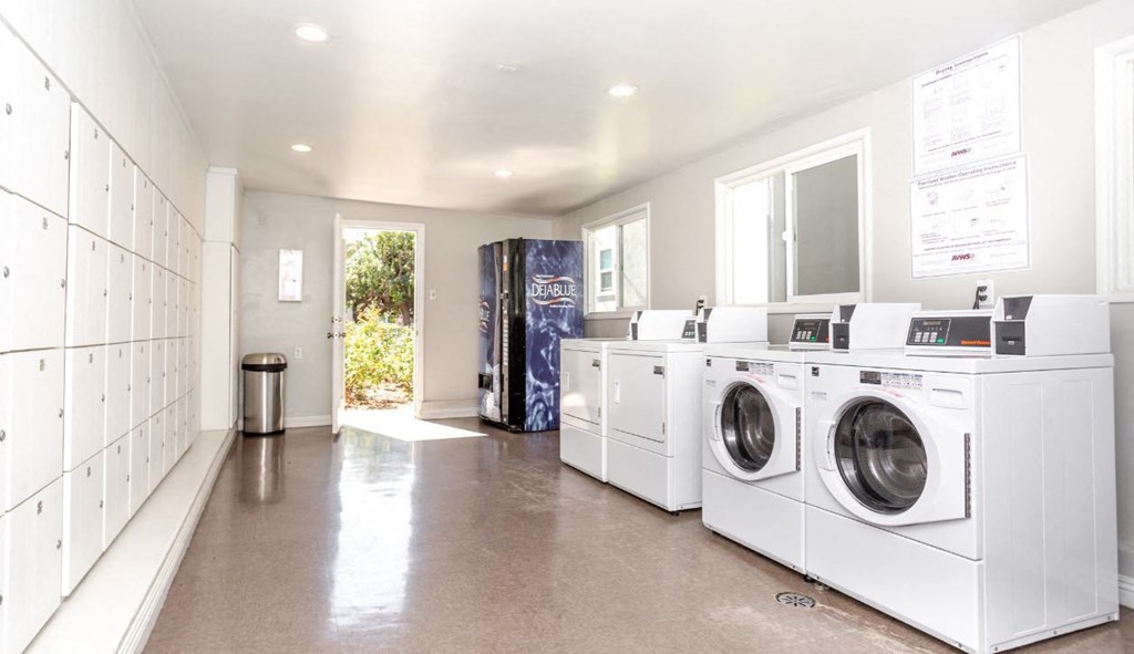 Apartments with Laundry
