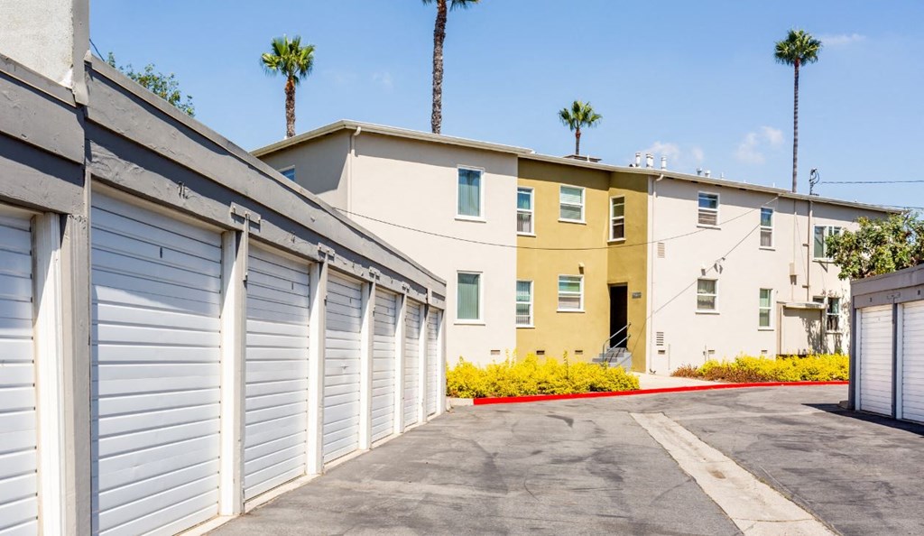 Apartments with garages