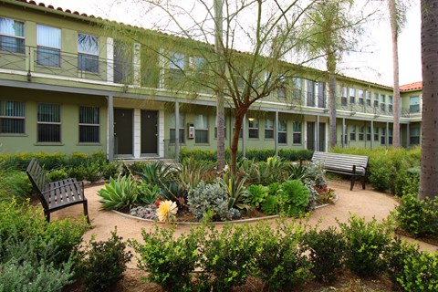 Garden Style Courtyard