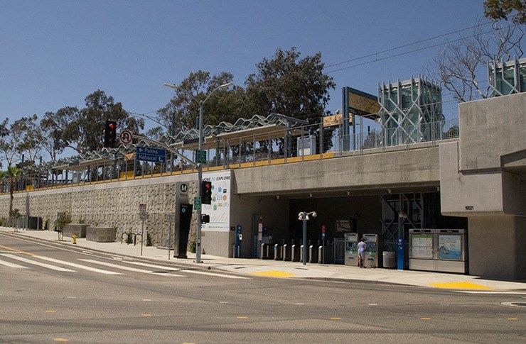 LA Metro Expo Palms National Stop