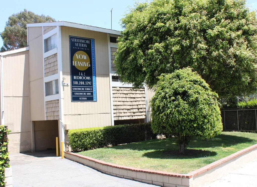 Veteran building side