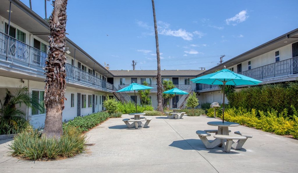 Picnic, courtyard at Crenshaw Manor