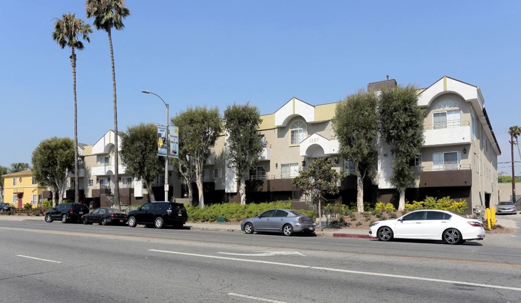 Crenshaw Townhouse Front of community