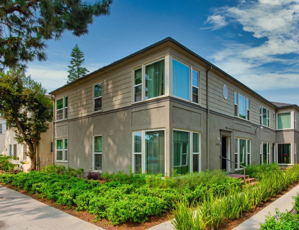 4223 Leimert Blvd - Exterior