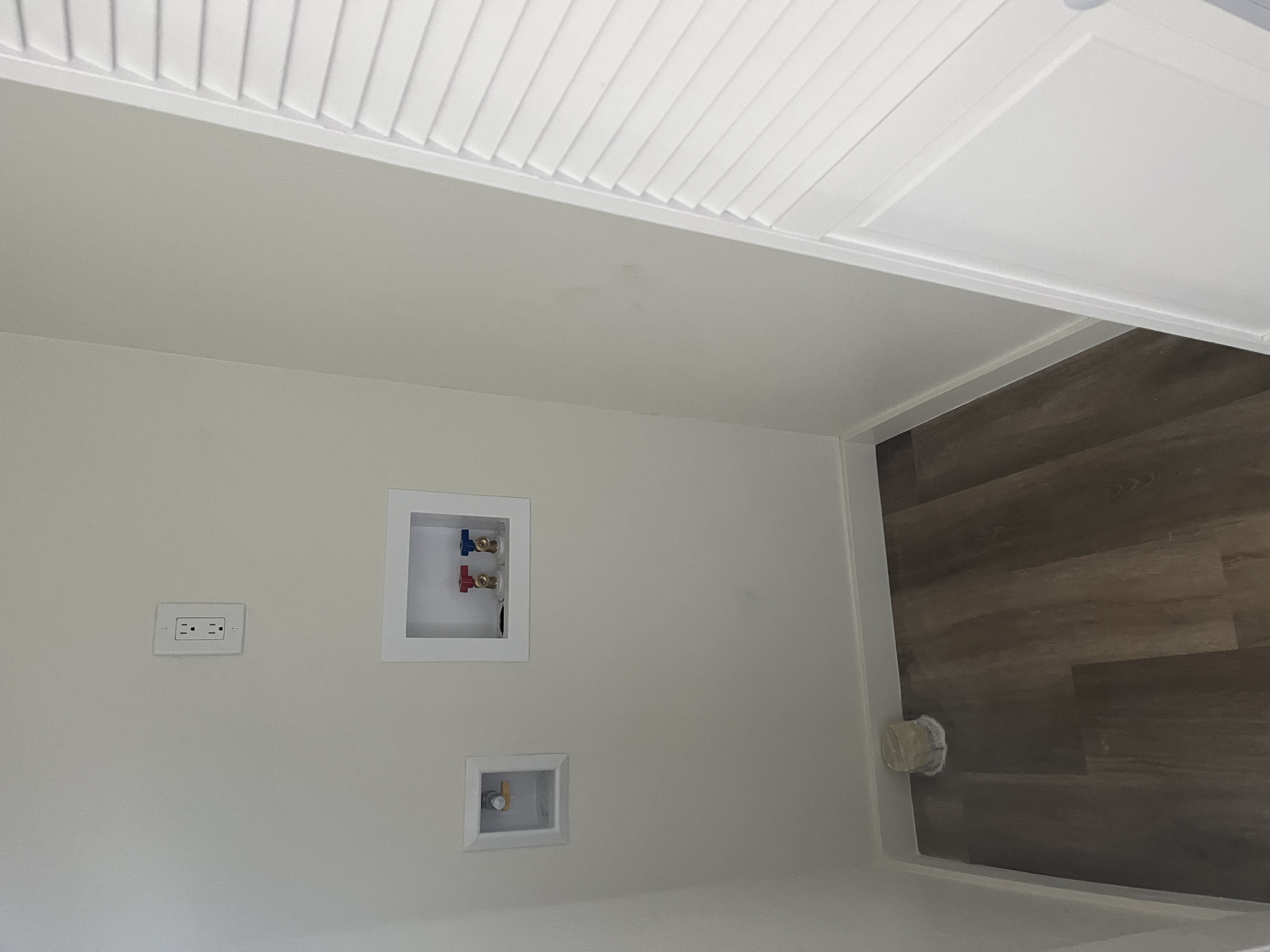 2 Bedroom Washer & Dryer Connection