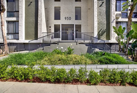 A building with the number 930 on it.