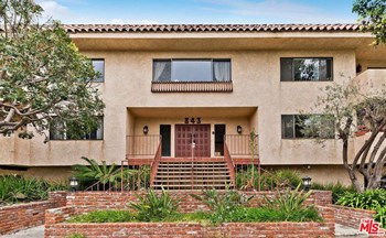 Street side view of exterior main entrance - Photo Gallery 5