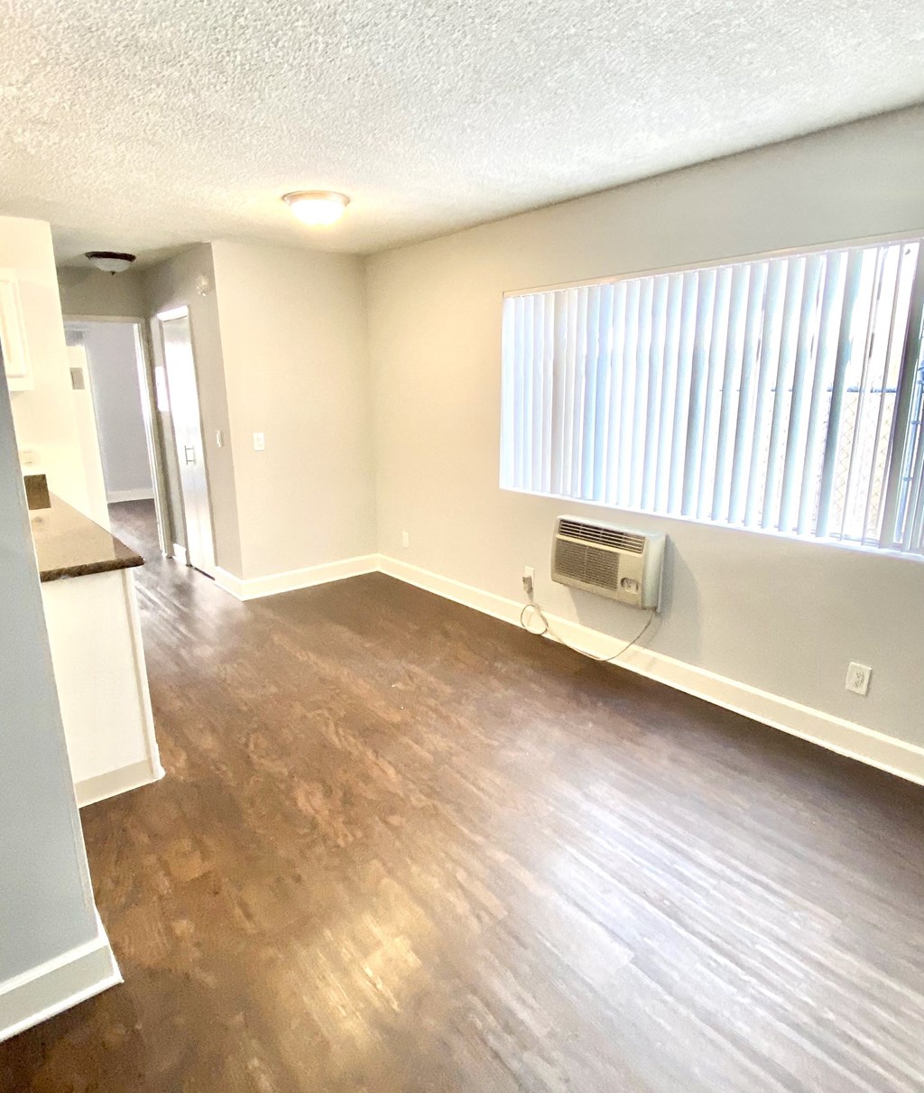 Windows Covering at Parc Meridien, California, 90020