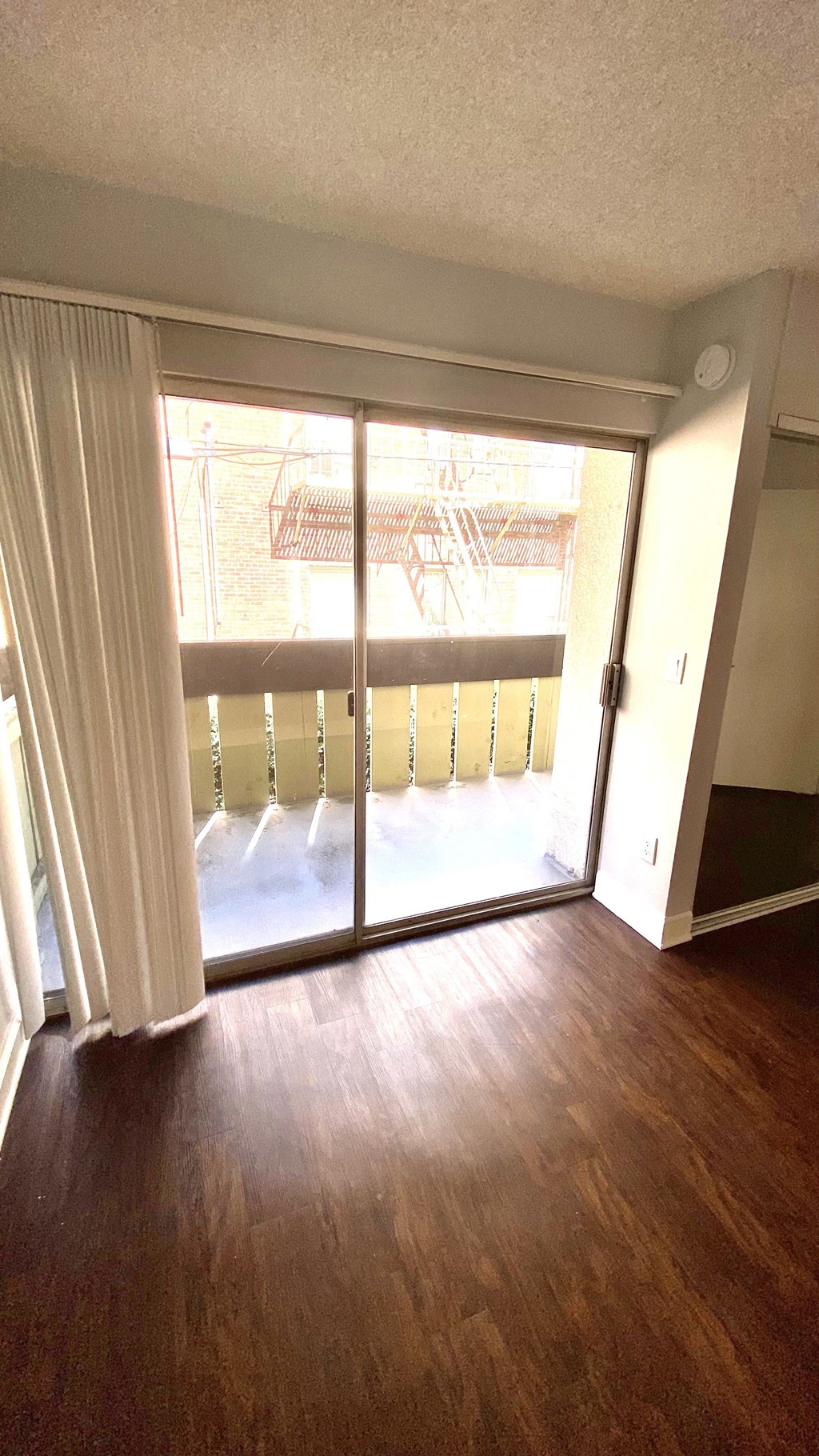 Unfurnished Living Area at Parc Meridien, Los Angeles, California