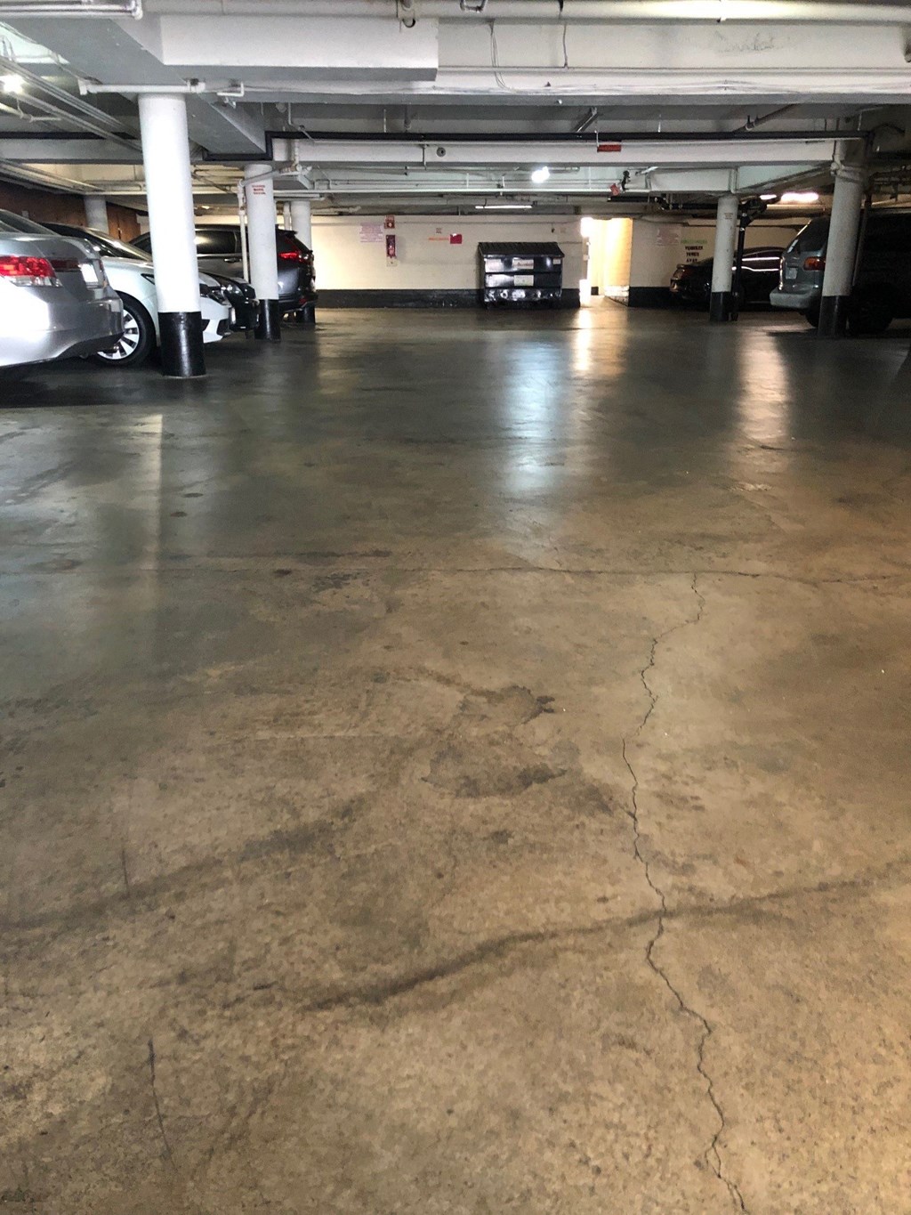 Parking garage vehicles enter/exit same entrance from Alexandria