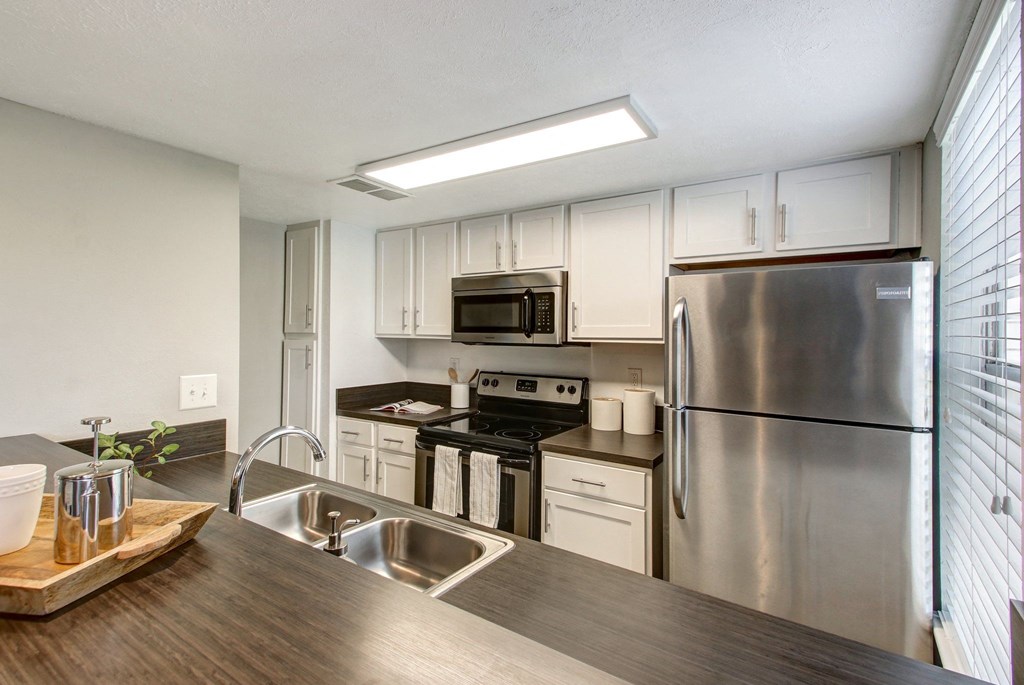 Tv at The Fountains at Deerwood Apartments, Florida