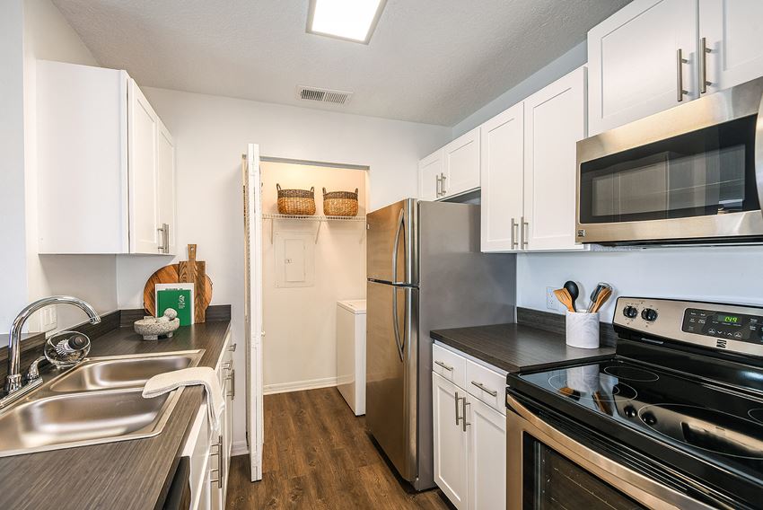 Chef-Inspired Kitchens Feature Stainless Steel Appliances Chef-Inspired Kitchens Feature Stainless Steel Appliances at Champions Walk Apartment Homes, Bradenton, FL - Photo Gallery