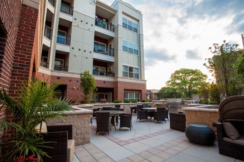 Photo of the courtyard at The collings at Lumberyard in Collingswood New Jersey