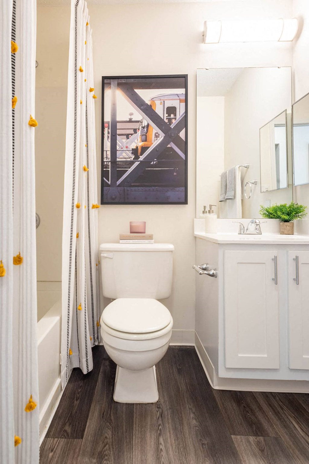 Bathroom With Vanity Lights at Eagle Ridge Apartments, Monroeville, 15146