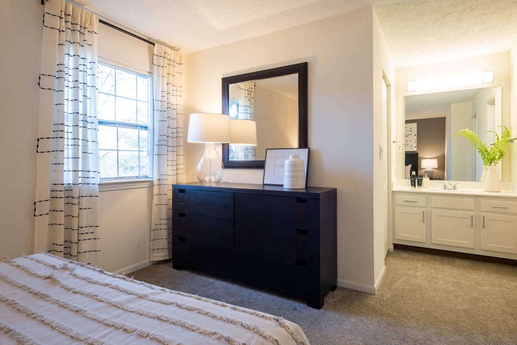 Spacious Bedrooms With En Suite Bathrooms at Eagle Ridge Apartments, Monroeville, PA, 15146