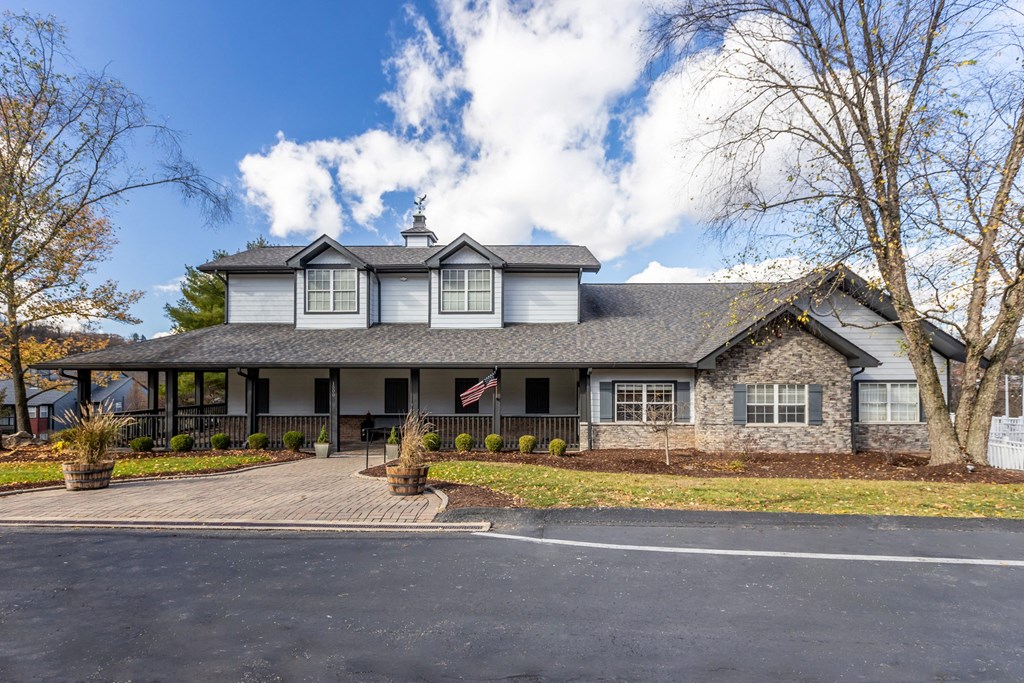 Entrance View at Eagle Ridge Apartments, Monroeville, 15146