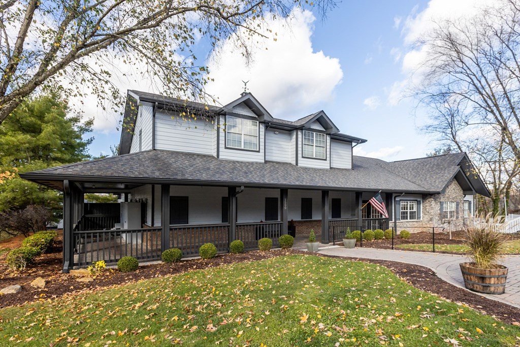 Grass Area at Eagle Ridge Apartments, Monroeville, Pennsylvania
