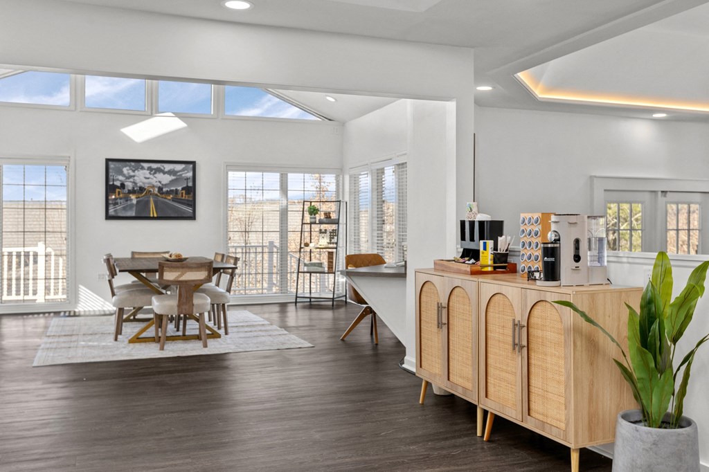 Clubhouse Dining at Eagle Ridge Apartments, Monroeville, PA, 15146