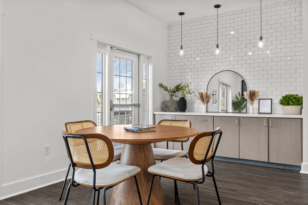Dining Area at Eagle Ridge Apartments, Monroeville