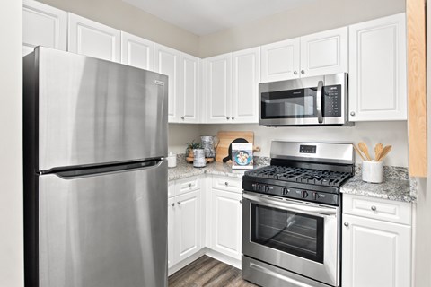 11 Ledgewood Road 3 Beds Apartment for Rent