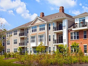 125 E Main St 1-2 Beds Apartment for Rent - Photo Gallery 4