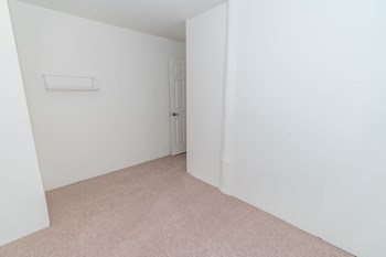 185 Canal St E 1-2 Beds Apartment for Rent - Photo Gallery 6