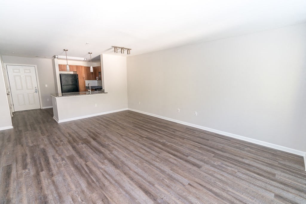Engineered Wood Flooring at Merion Stratford Apartment Homes, Connecticut, 06614