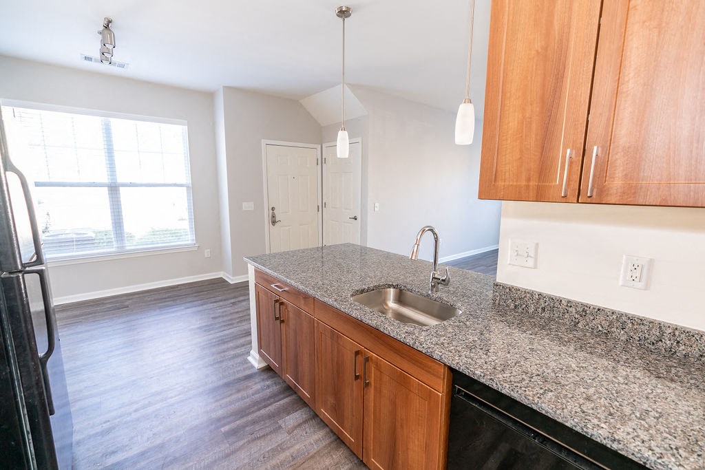 Sink With Faucet at Merion Stratford Apartment Homes, Stratford, CT