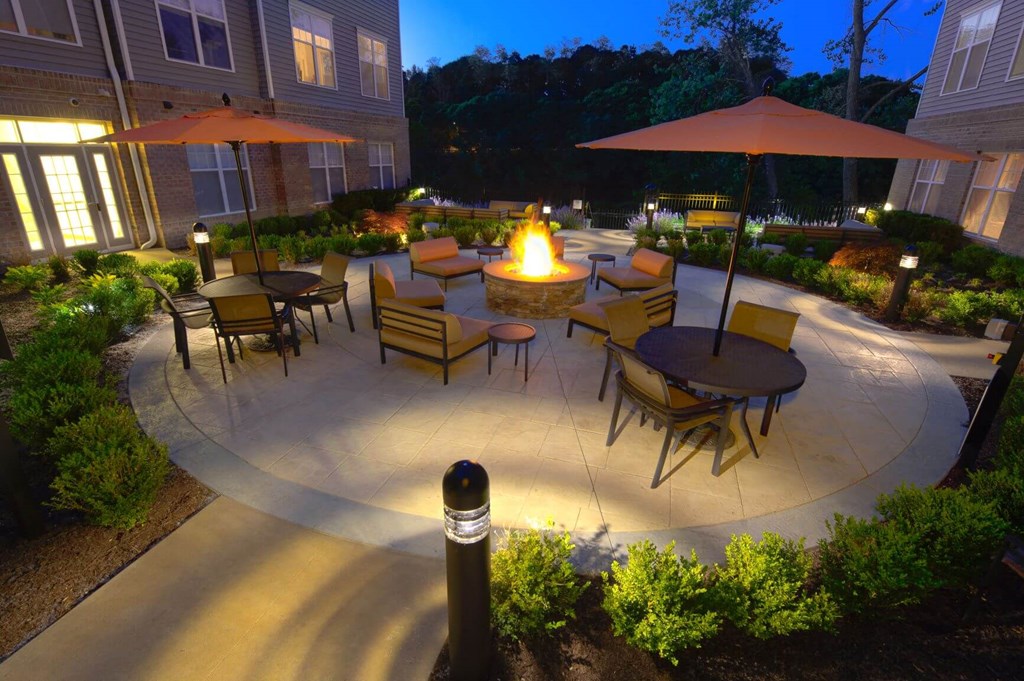 Night Courtyard View at Merion Riverwalk Apartment Homes, Shelton, CT, 06484