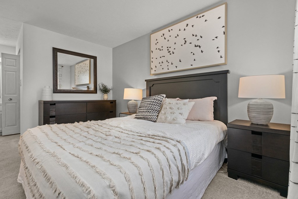 Large Bedroom at Eagle Ridge Apartments, Pennsylvania
