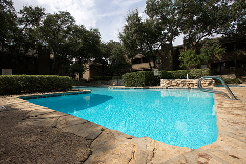 Sparkling Swimming Pool   at Walnut Hill, San Antonio, 78229