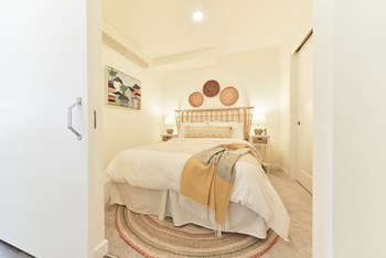 3010 1st Avenue Studio-1 Bed Apartment, Affordable for Rent - Photo Gallery 3