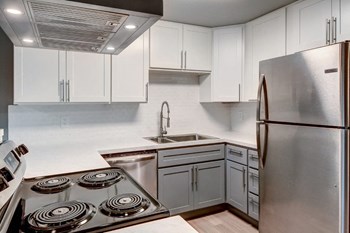 2425 SW Webster Street 1-2 Beds Apartment for Rent - Photo Gallery 11