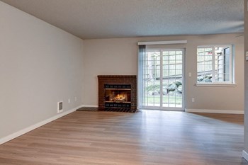 2425 SW Webster Street 1-2 Beds Apartment for Rent - Photo Gallery 16