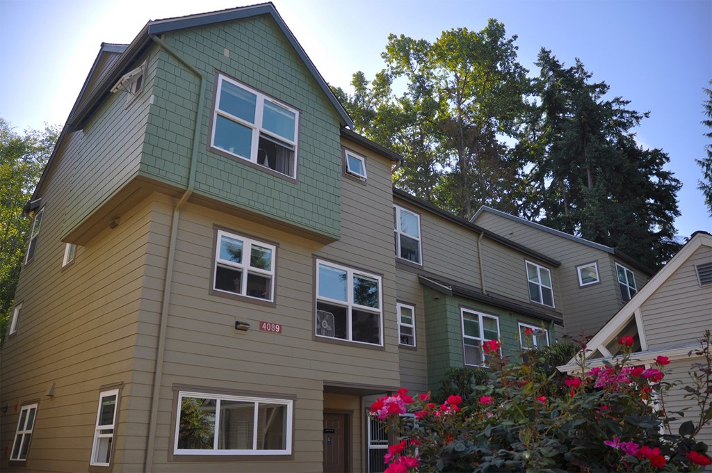 A building with a green roof and a sign that says 40419.