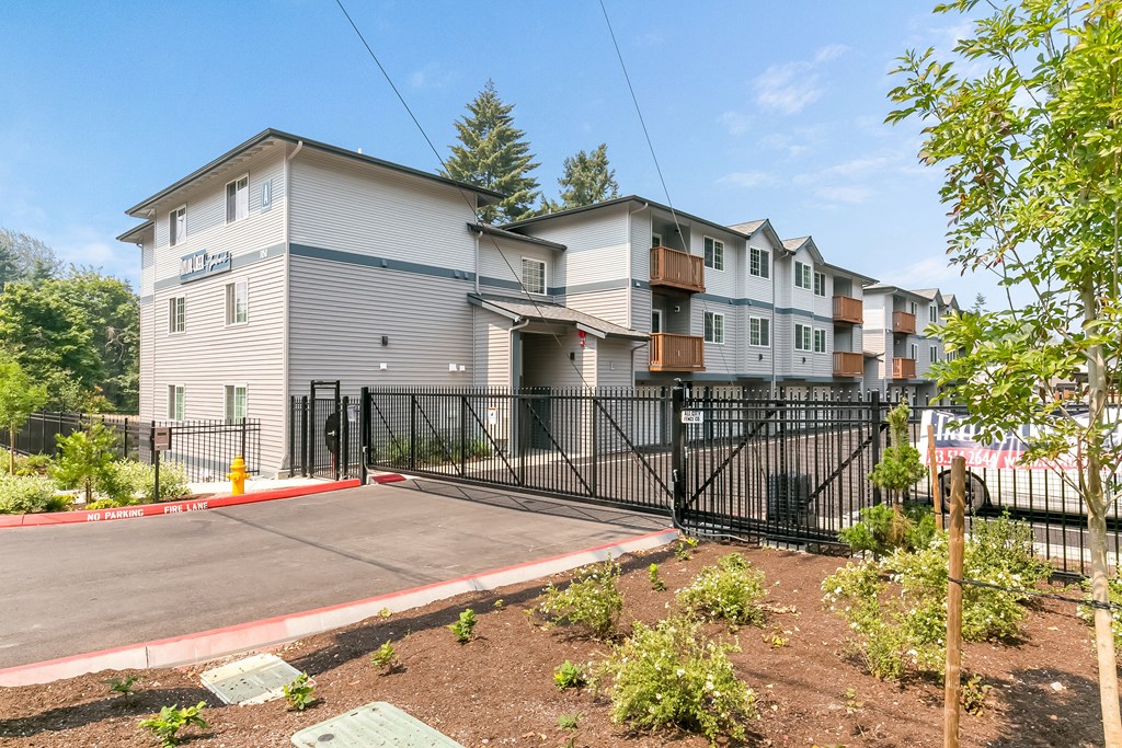 the preserve at ballantyne commons apartments exterior view of apartment buildings with a fence