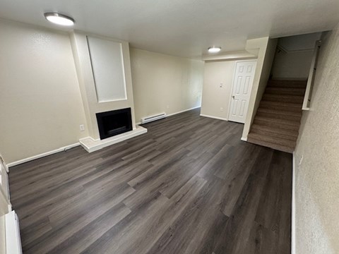 820 32Nd Street 2 Beds Apartment for Rent